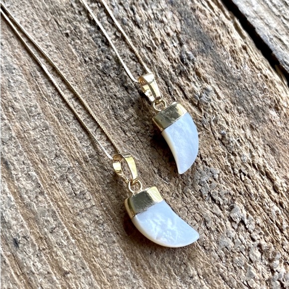 Estrella & Luna Jewelry - Mother of Pearl Necklace Horn Carved Shell BOHO Gold